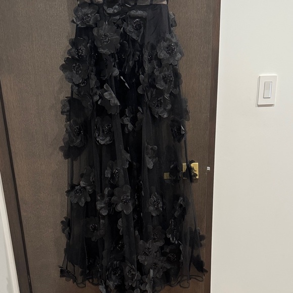 Bronx and Banco Black Gown - Picture 6 of 13